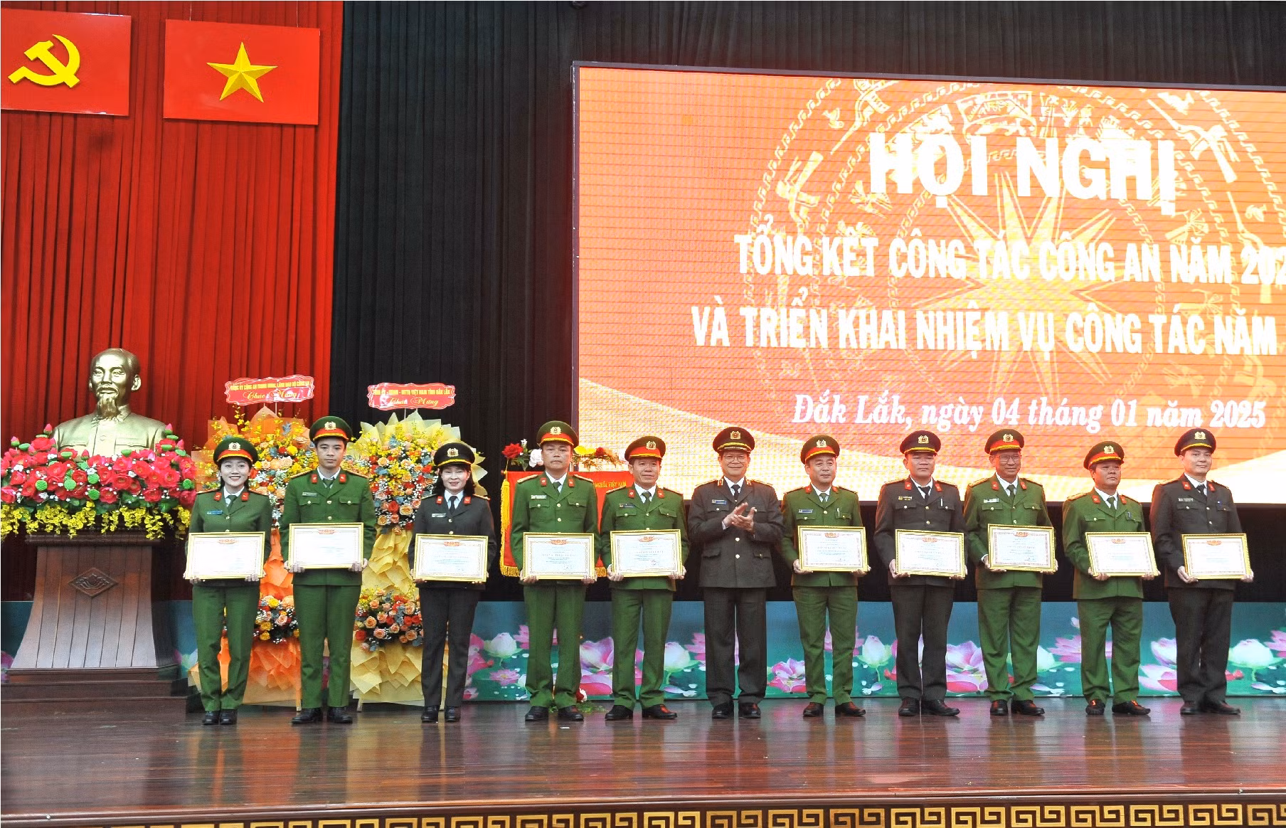 Giữ vững an ninh trật tự để đưa Đắk Lắk phát triển thành tỉnh trọng điểm vùng Tây Nguyên -0