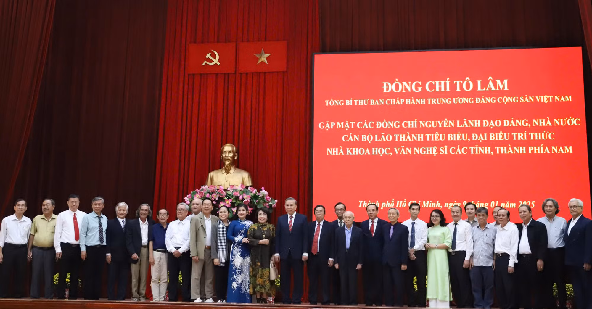 Tổng Bí thư Tô Lâm gặp mặt nguyên lãnh đạo Đảng và đại biểu trí thức, văn nghệ sĩ phía Nam -5