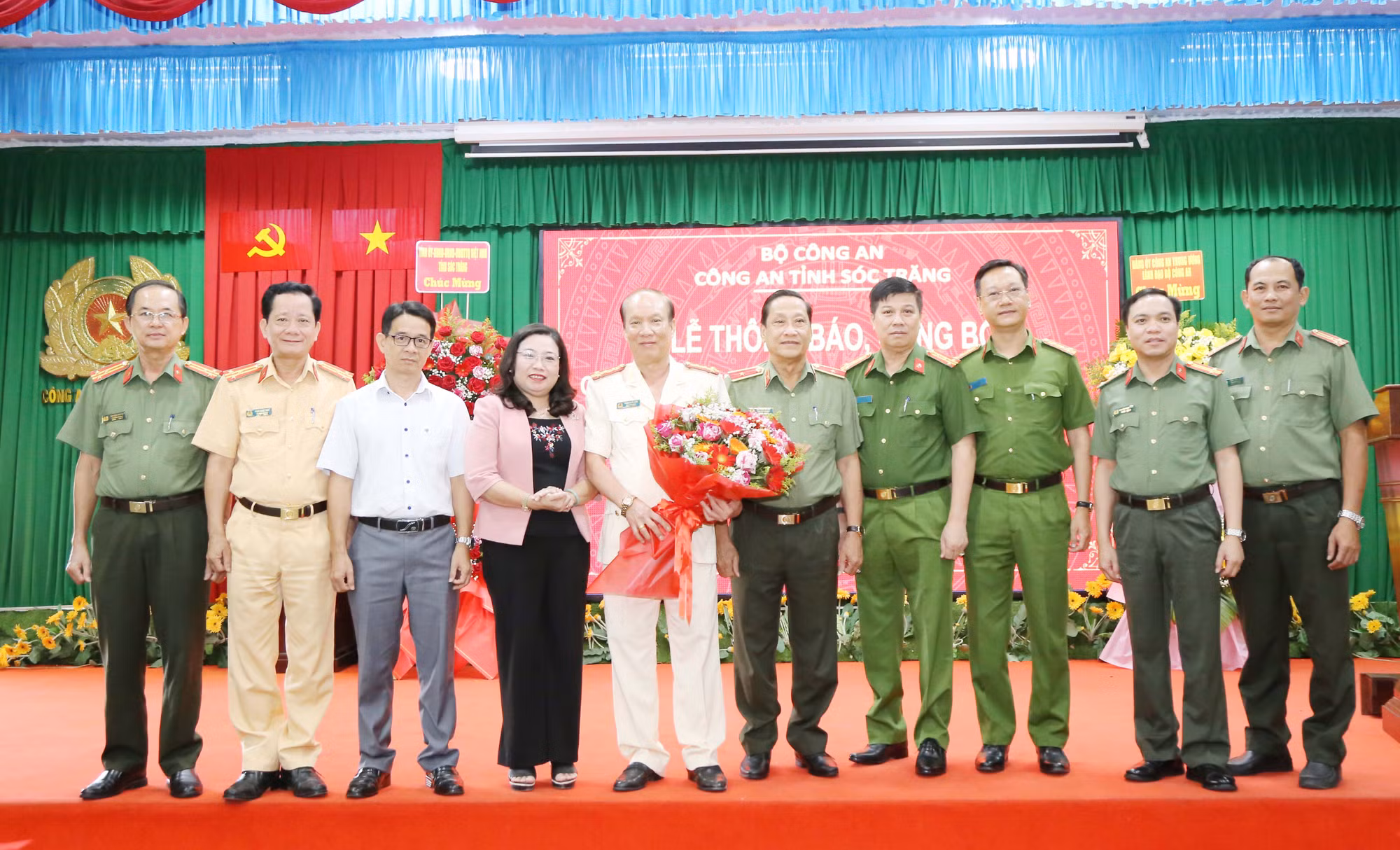 Thông báo và công bố các Quyết định của Bộ trưởng Bộ Công an về công tác cán bộ -0