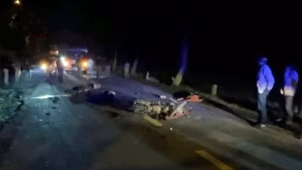 Xe máy va chạm trong đêm, 3 người thương vong