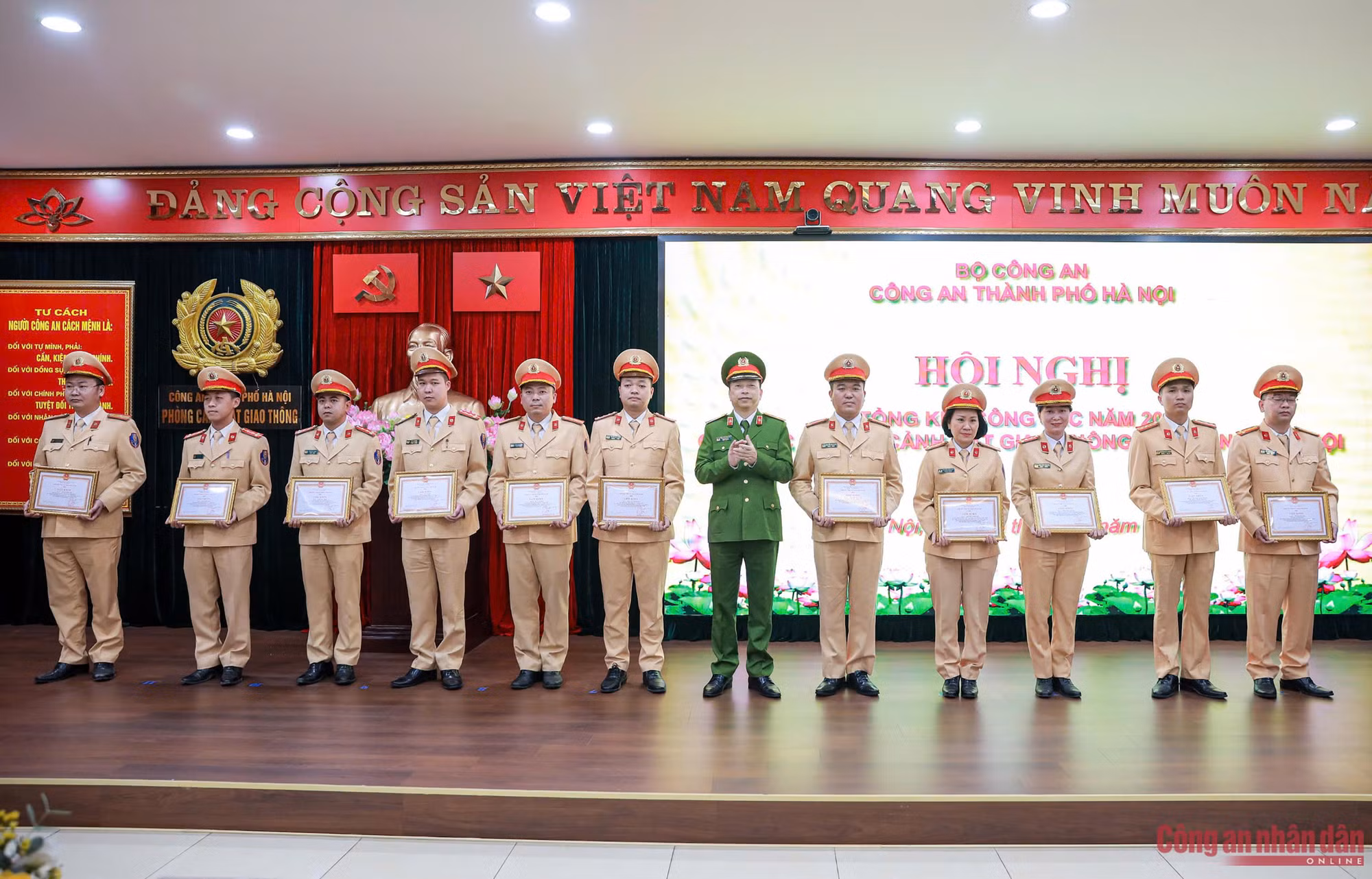 Quyết liệt triển khai các biện pháp, giải pháp đảm bảo trật tự an toàn giao thông -0