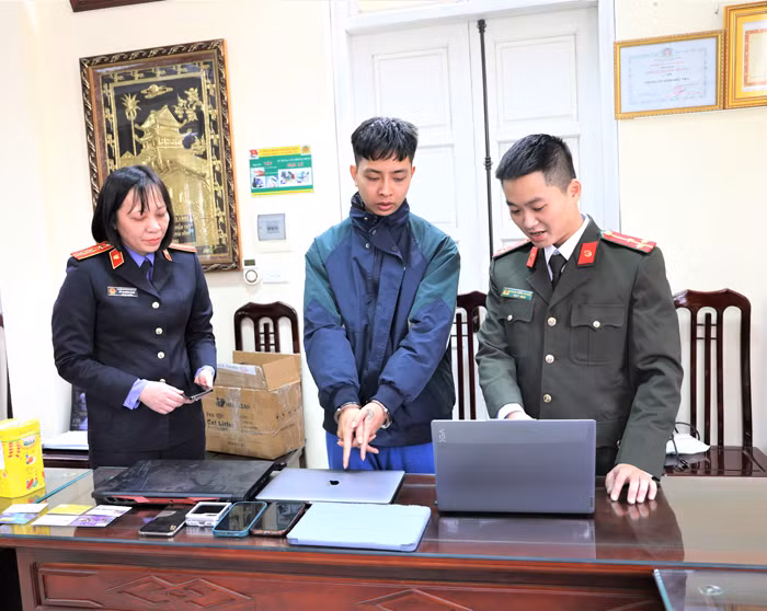 Công an tỉnh Nam Định triệt phá đường dây làm giả con dấu, tài liệu của cơ quan, tổ chức -1