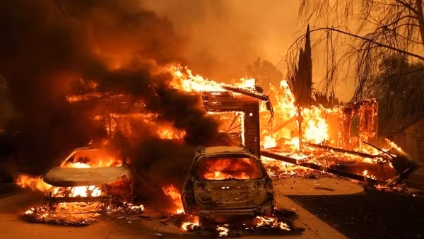 Cháy rừng ở California, nhiều ngôi sao hạng A mất nhà cửa