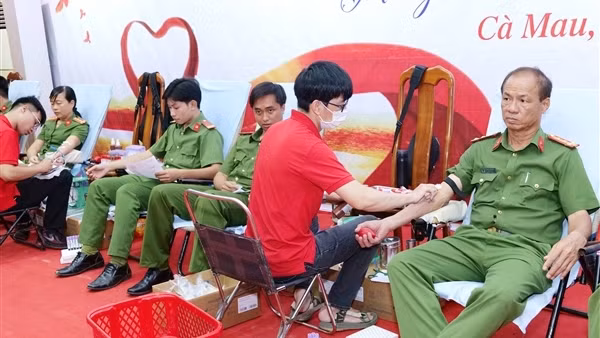 Trại Giam Cái Tàu tổ chức hiến máu tình nguyện
