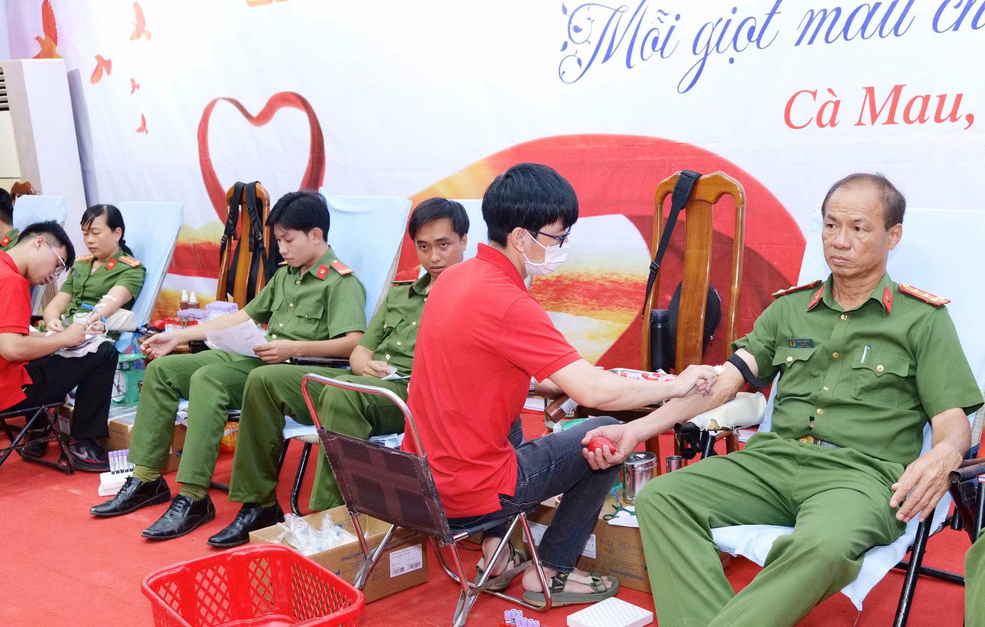 Trại Giam Cái Tàu tổ chức hiến máu tình nguyện -0