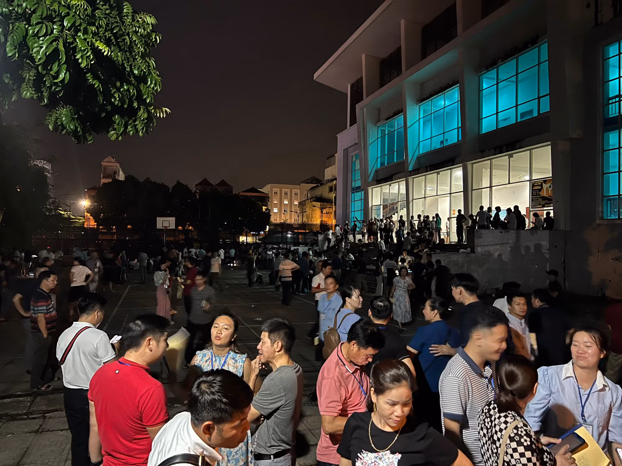 Liệu có bất thường sau cuộc đấu giá đất xuyên đêm? -0