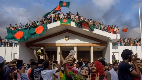 Bangladesh lúng túng trước ngã ba lịch sử