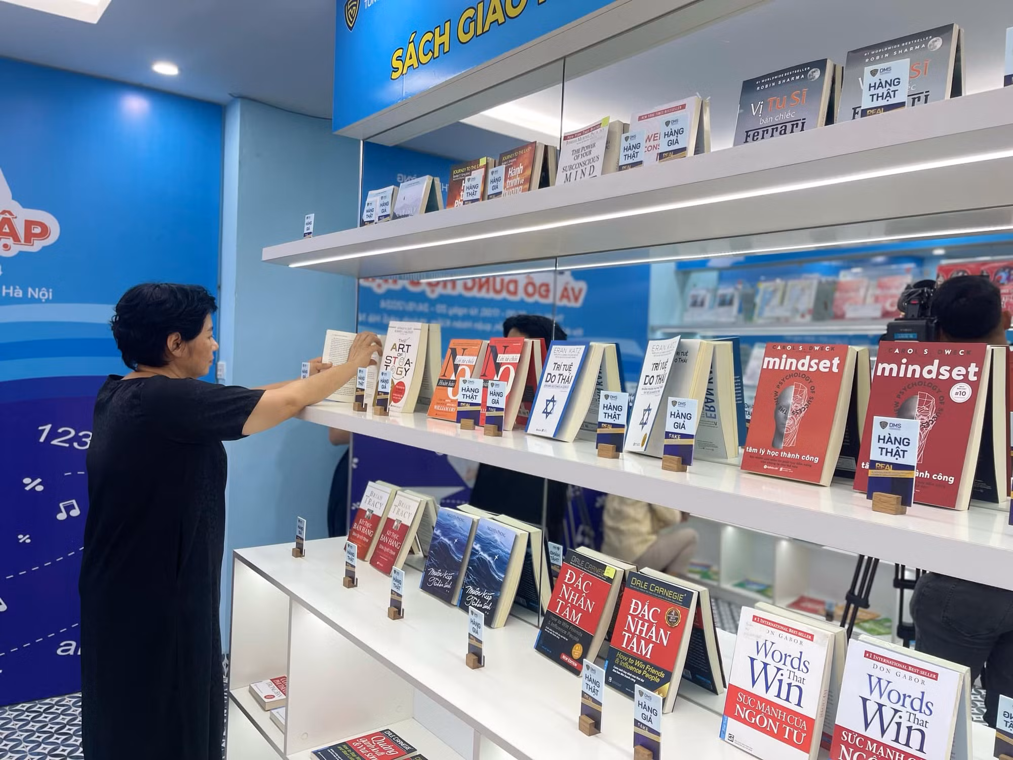 Nhận diện sách và đồ dùng học tập thật- giả -0