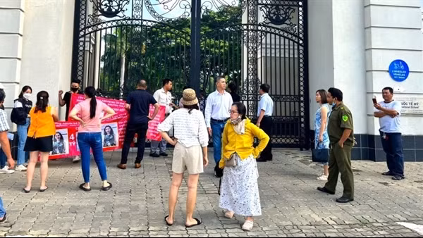 Kỳ 1: Những động thái "không thể hiểu nổi" của bà Chủ tịch Hội đồng Trường AISVN