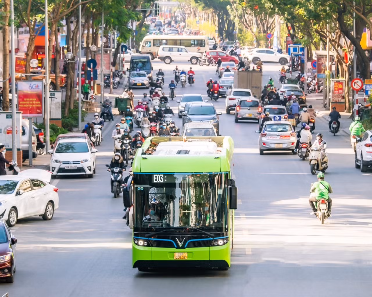 Xanh hóa giao thông công cộng tại Hà Nội bao giờ thành hiện thực? -0