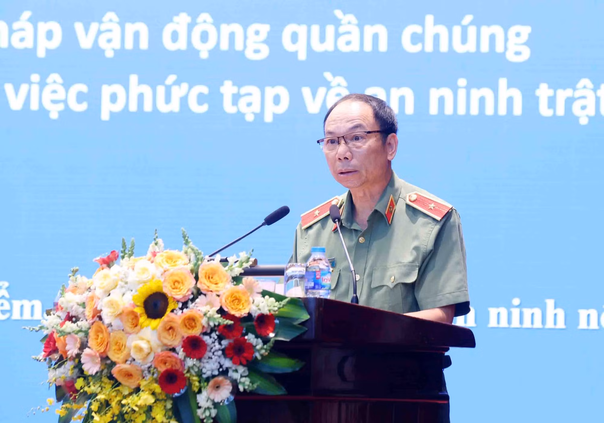 Nâng cao hiệu quả thực hiện biện pháp vận động quần chúng bảo vệ an ninh trật tự -0