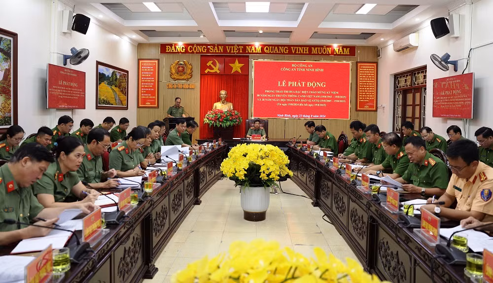 Công an tỉnh Ninh Bình phát động phong trào thi đua đặc biệt&nbsp; -0