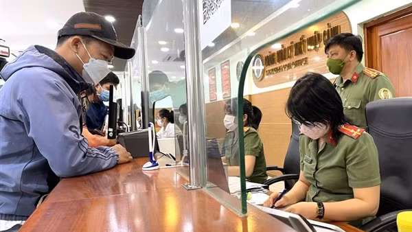 Đề xuất tạm hoãn xuất cảnh với cá nhân, chủ hộ kinh doanh nợ thuế