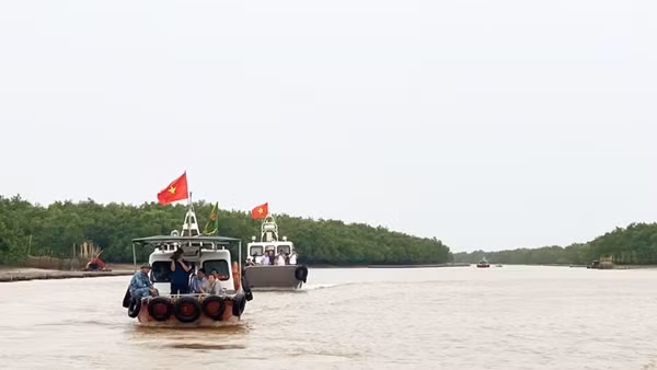 Phát triển kinh tế gắn liền với bảo tồn thiên nhiên, bảo vệ môi trường