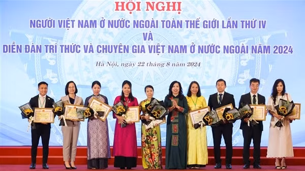 Bế mạc Hội nghị người Việt Nam ở nước ngoài toàn thế giới lần thứ 4