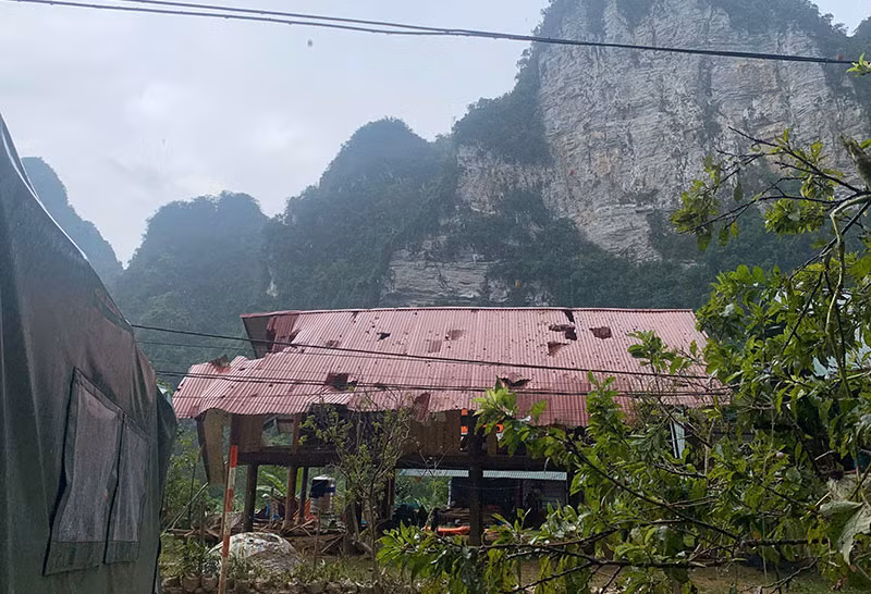 Kịp thời hỗ trợ người dân bị thiệt hại do thiên tai ở Nà Tông -0