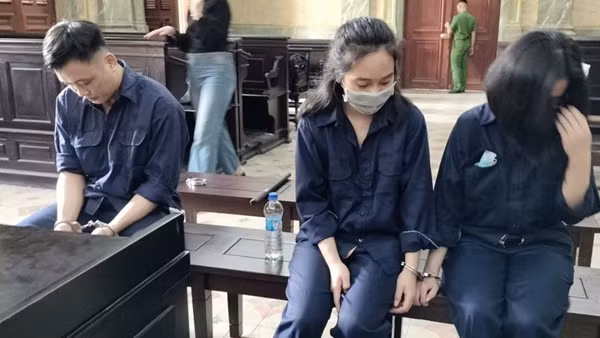 Cặp tình nhân mua bán hơn 27 kg ma túy lĩnh án tử hình và chung thân