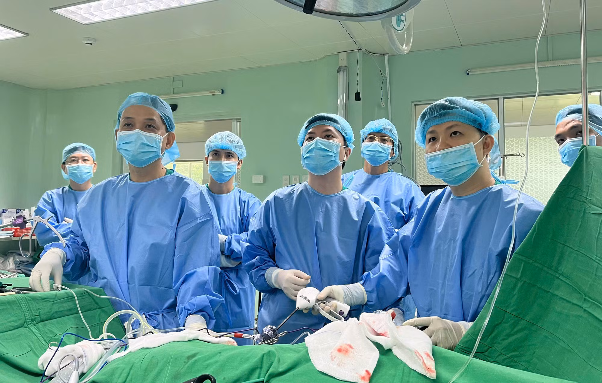 Liên tiếp ghép thận thành công cho 2 bệnh nhân -1