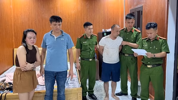 Triệt phá ổ nhóm dùng drone giao ma túy