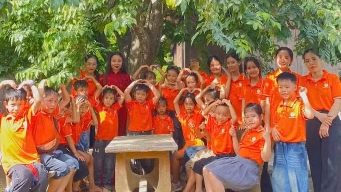 Hàng trăm đoàn khách đến thăm nhà lưu niệm và viếng mộ Đại tướng Võ Nguyên Giáp -0