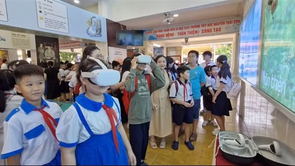 Khai mạc triển lãm "Văn Miếu - Quốc Tử Giám - Ươm mầm khát vọng hiền tài" tại TP Hồ Chí Minh
