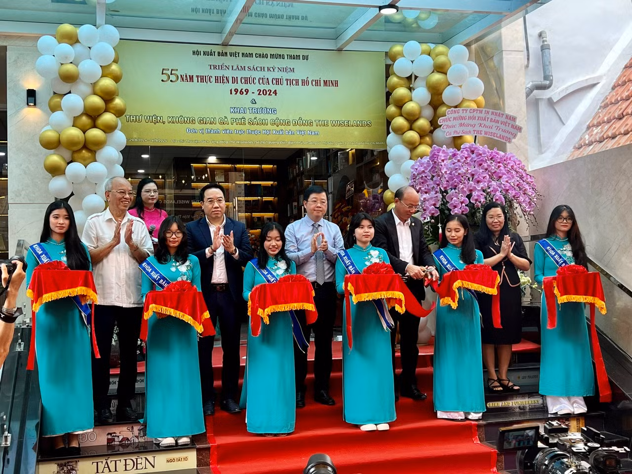Triển lãm sách “Kỷ niệm 55 năm thực hiện Di chúc của Chủ tịch Hồ Chí Minh” -0