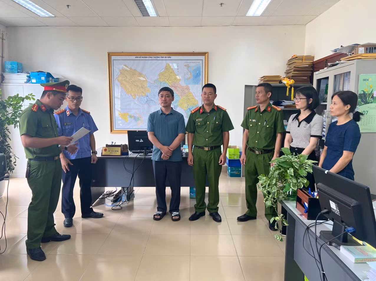 Tạm giữ hình sự một Trưởng phòng Sở Công Thương tỉnh Lai Châu -0