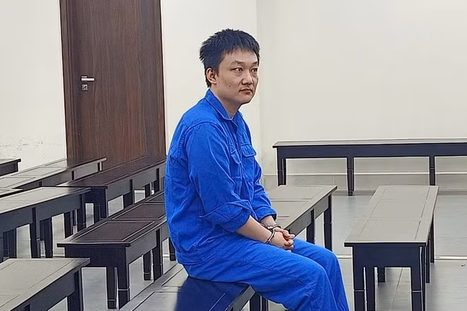 Lĩnh án tù vì tổ chức cho người nước ngoài ở lại Việt Nam trái phép -0