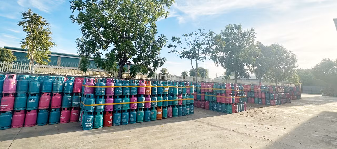 Phát hiện cơ sở thu gom gần 3.000 vỏ bình gas trái phép -0