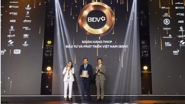 BIDV là ngân hàng dẫn đầu về doanh thu trong Top 50 công ty&nbsp;niêm yết tốt nhất Việt Nam