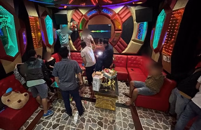 Khởi tố nhóm thanh niên tổ chức sử dụng ma túy trong quán karaoke -0