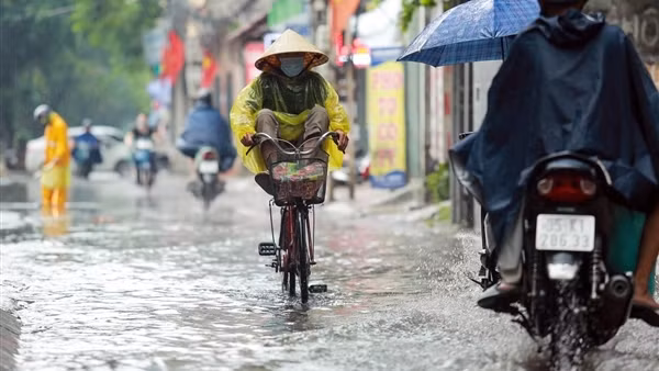 Miền Bắc chiều tối có mưa rào và dông rải rác, có nơi mưa to