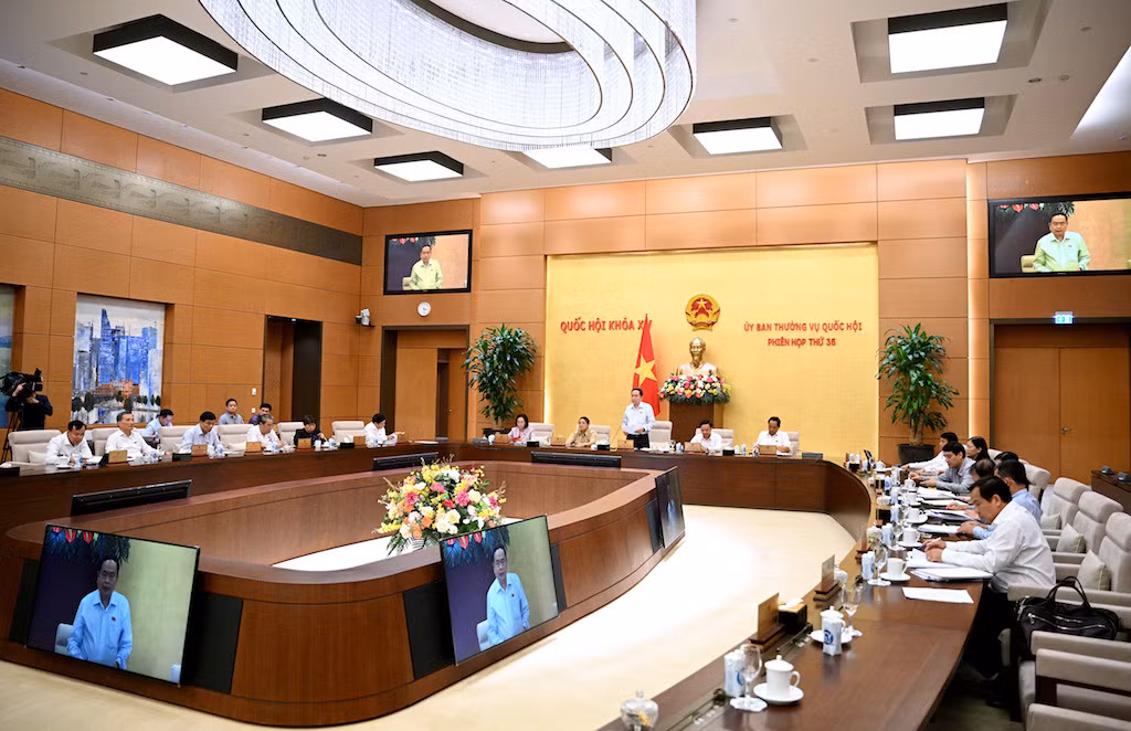 Thông qua Nghị quyết về cấp bậc quân hàm cao nhất đối với sĩ quan cấp tướng Bộ Quốc phòng -0