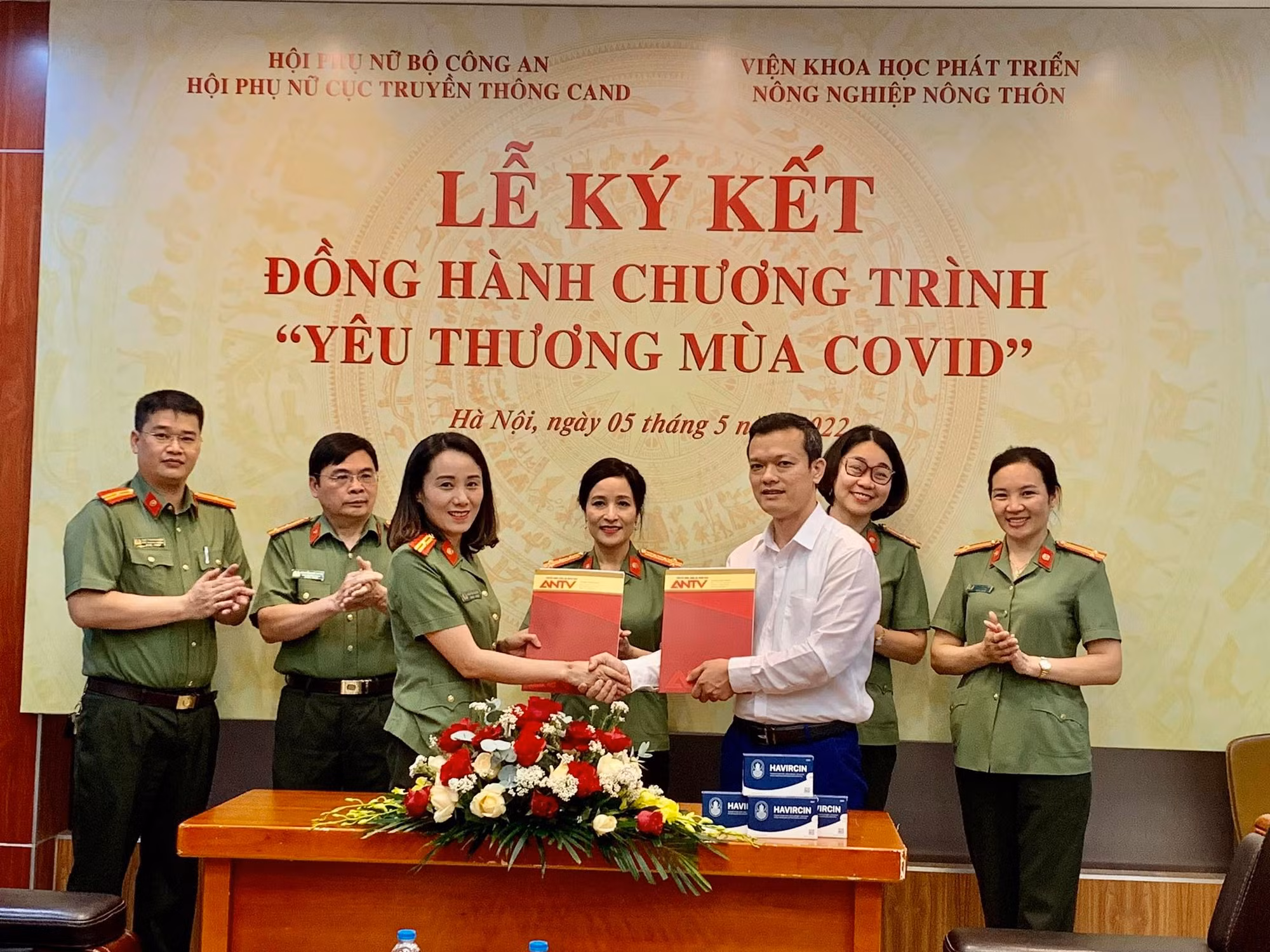 Lan tỏa “Yêu thương mùa COVID-19” trong đại dịch -0