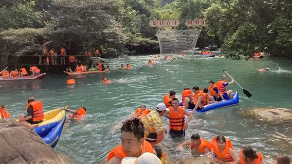 Đánh thức “viên kim cương xanh” Phong Nha - Kẻ Bàng