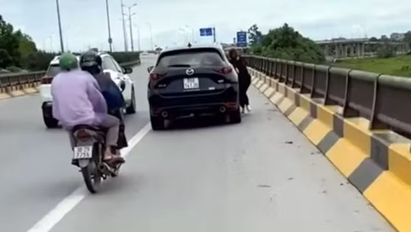 Hất văng người phụ nữ trên nắp capo xuống đường, lái xe lĩnh 12 năm tù ảnh 3
