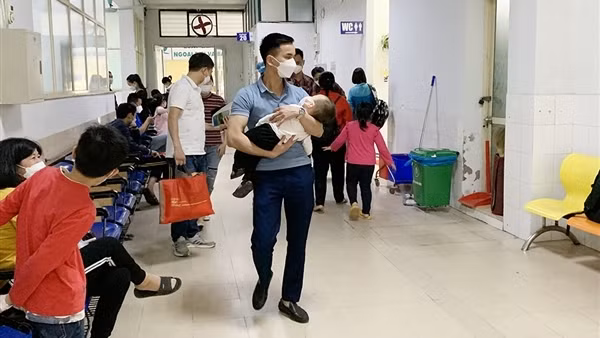 Tăng bao phủ tiêm vaccine viêm gan B cho trẻ, phòng chống bệnh viêm gan "bí ẩn" ảnh 3