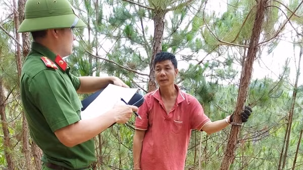 Truy quét điểm nóng “thiếc tặc”, bắt giữ 4 đối tượng