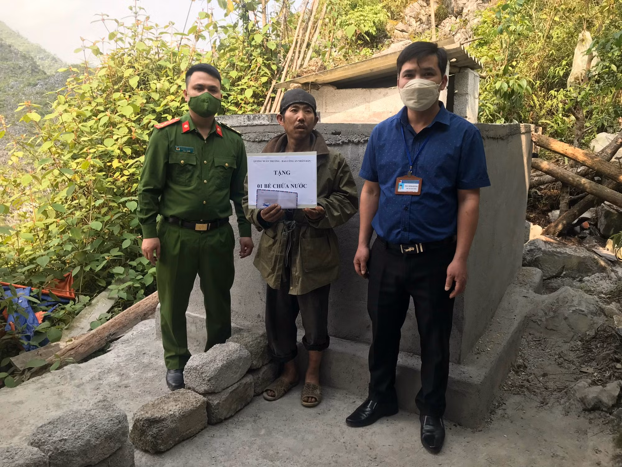Sẻ chia khó khăn với người mắc bệnh tâm thần sống đơn thân tại xã Sính Lủng -0