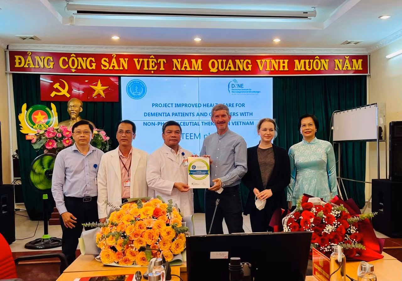 Các Chuyên gia Y tế của CHLB Đức làm việc với Bệnh viện 30-4 -0
