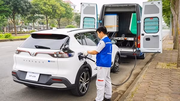“Mổ xẻ” linh kiện bên trong VinFast Klara S sử dụng pin LFP ảnh 14