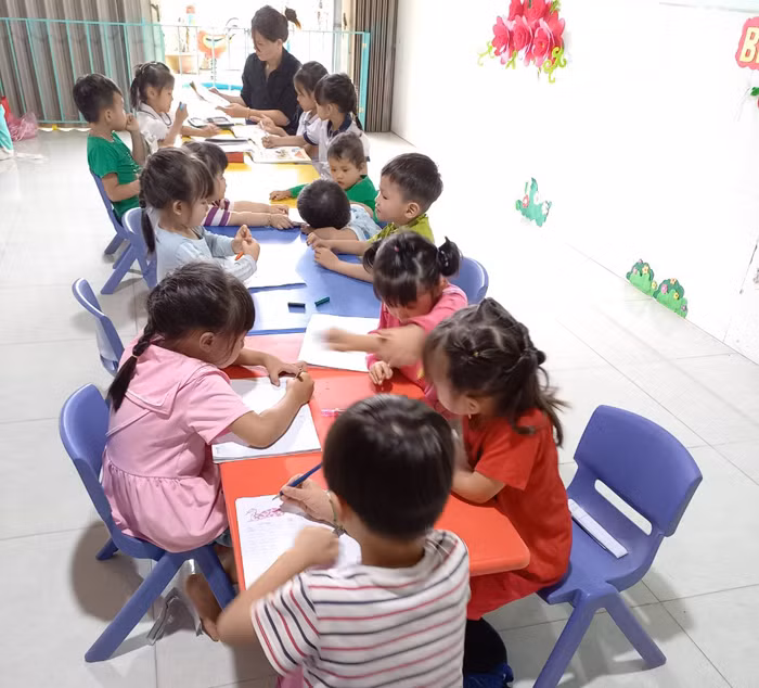 Cô giáo M’nông đưa ngoại ngữ đến với đại ngàn -0