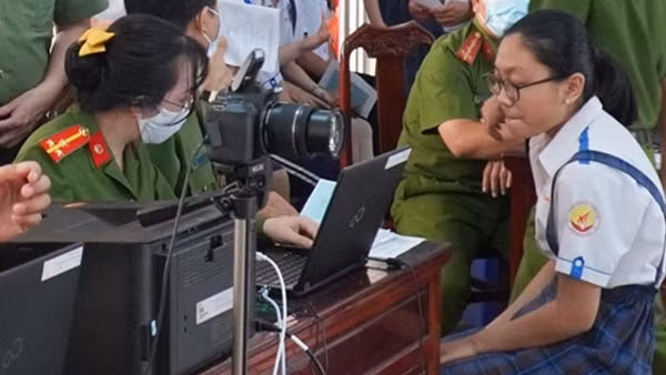 Trà Vinh tăng cường cán bộ, chiến sỹ xuống cơ sở thu nhận hồ sơ cấp thẻ CCCD ảnh 2