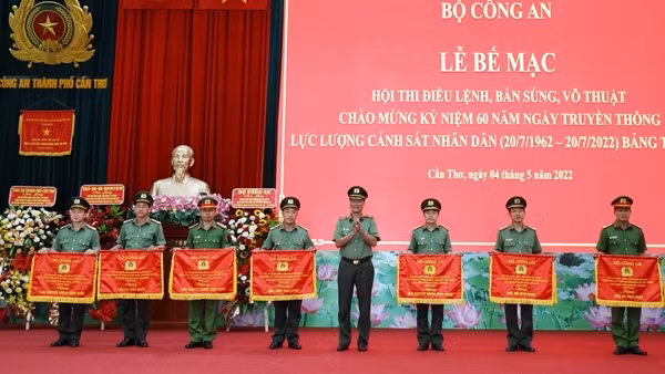 Bảng thi số 7 khai mạc Hội thi điều lệnh, bắn súng, võ thuật ảnh 4