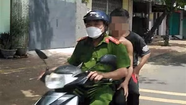 Được công an động viên, thiếu niên từ bỏ ý định tự tử
