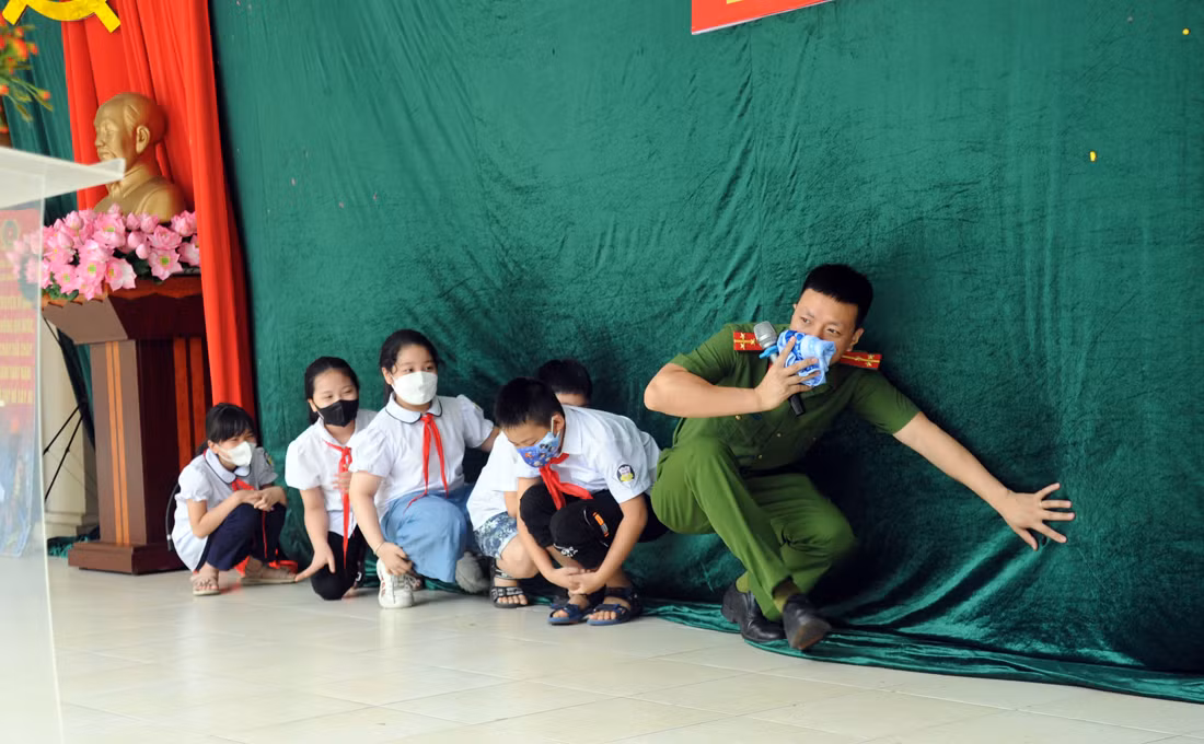 Trang bị kỹ năng cho các em học sinh để phòng chống đuối nước -1
