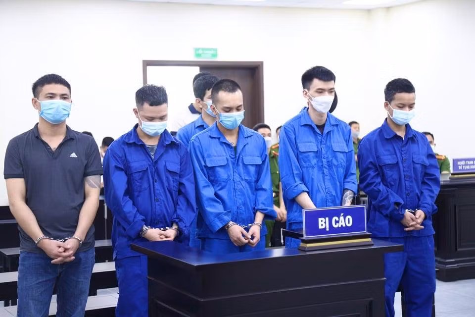 Nổ súng gây án ở Hà Nội, nhóm thanh niên trả giá đắt -0