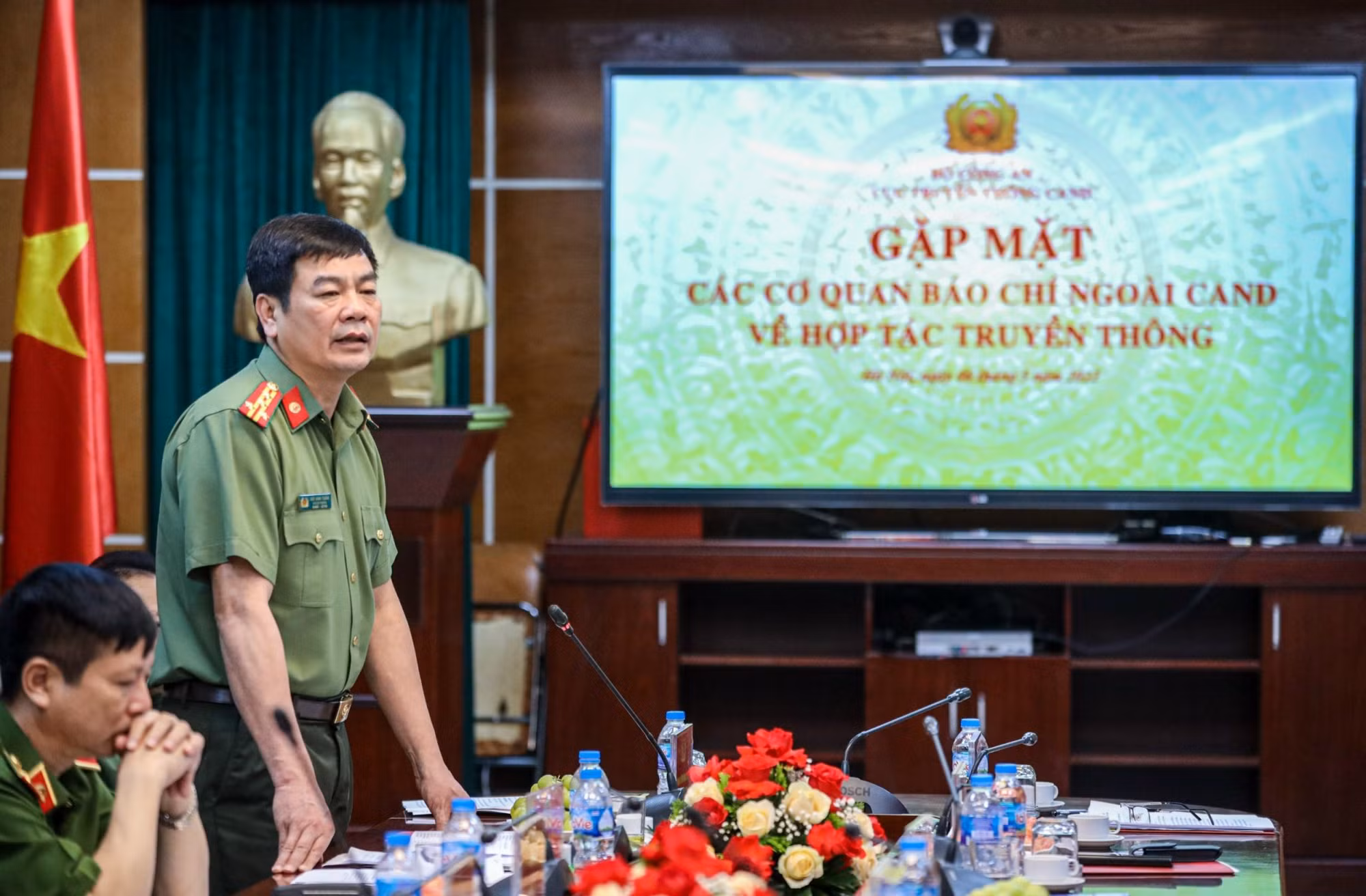 Những chiến công, hình ảnh đẹp của lực lượng CAND là chất liệu phong phú, sinh động -0