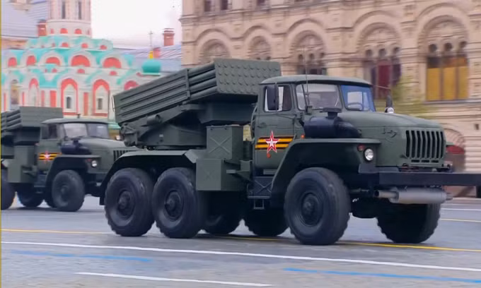 Nga hủy phần duyệt binh trên không ở Moscow -0