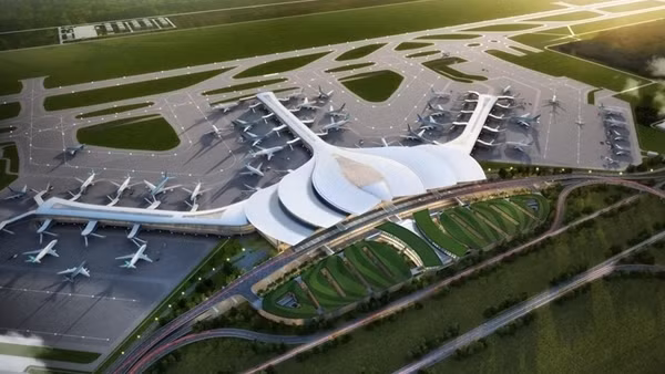 “Vua hàng hiệu” Johnathan Hạnh Nguyễn đề xuất xây nhà ga hàng hoá hiện đại
